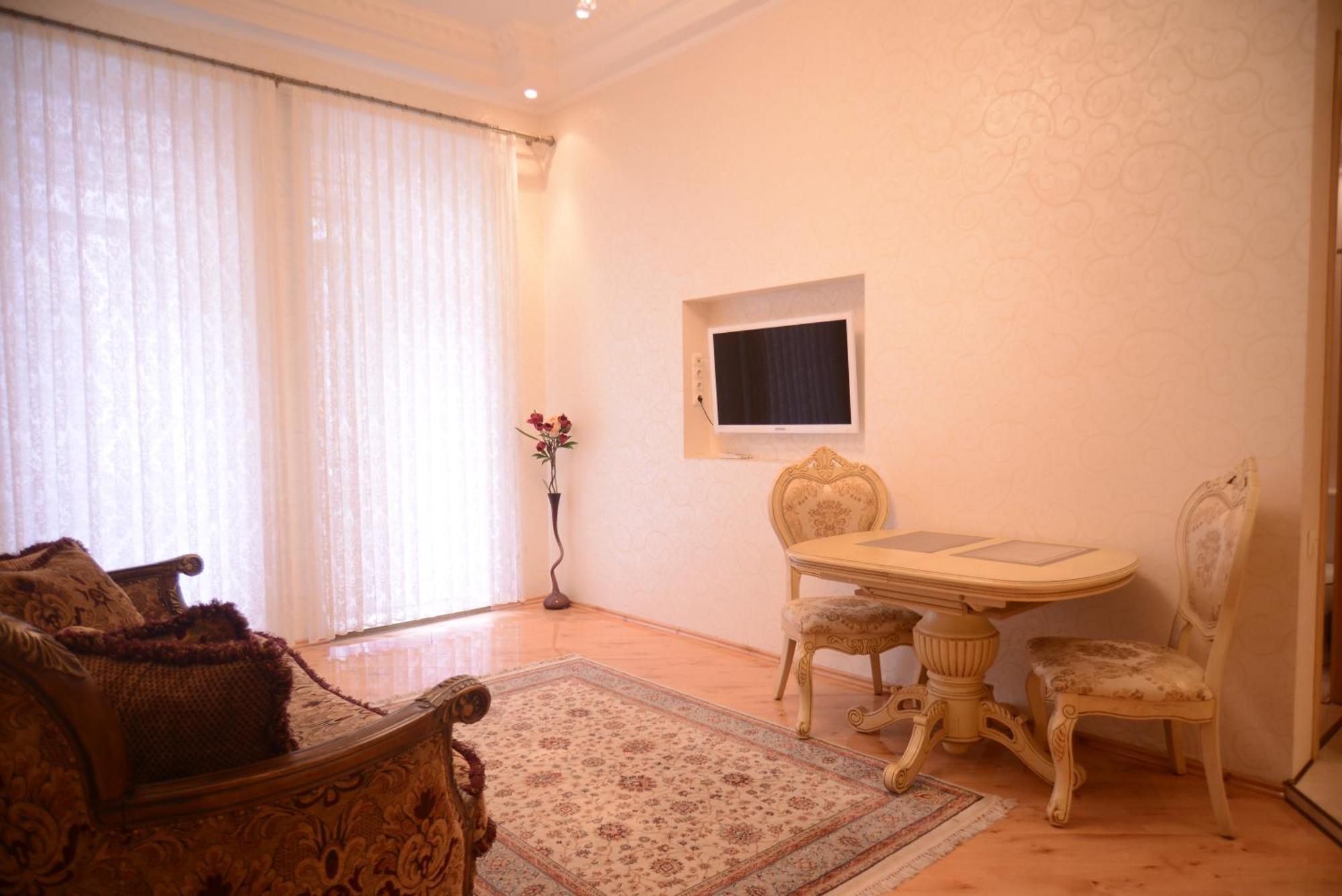 Apartment For Rent On Deribasovskaya Street Odessa Exteriör bild