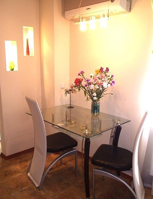 Apartment For Rent On Deribasovskaya Street Odessa Rum bild